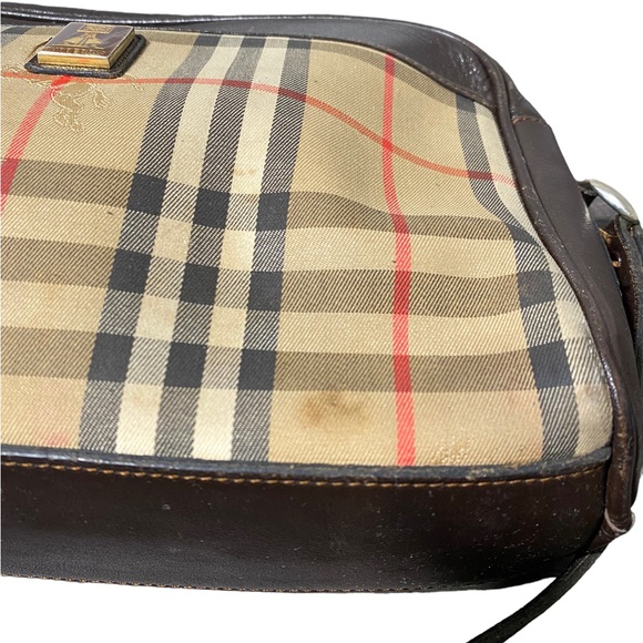 BURBERRY’S Vintage Nova Check Crossbody Bag - Picture 7 of 10